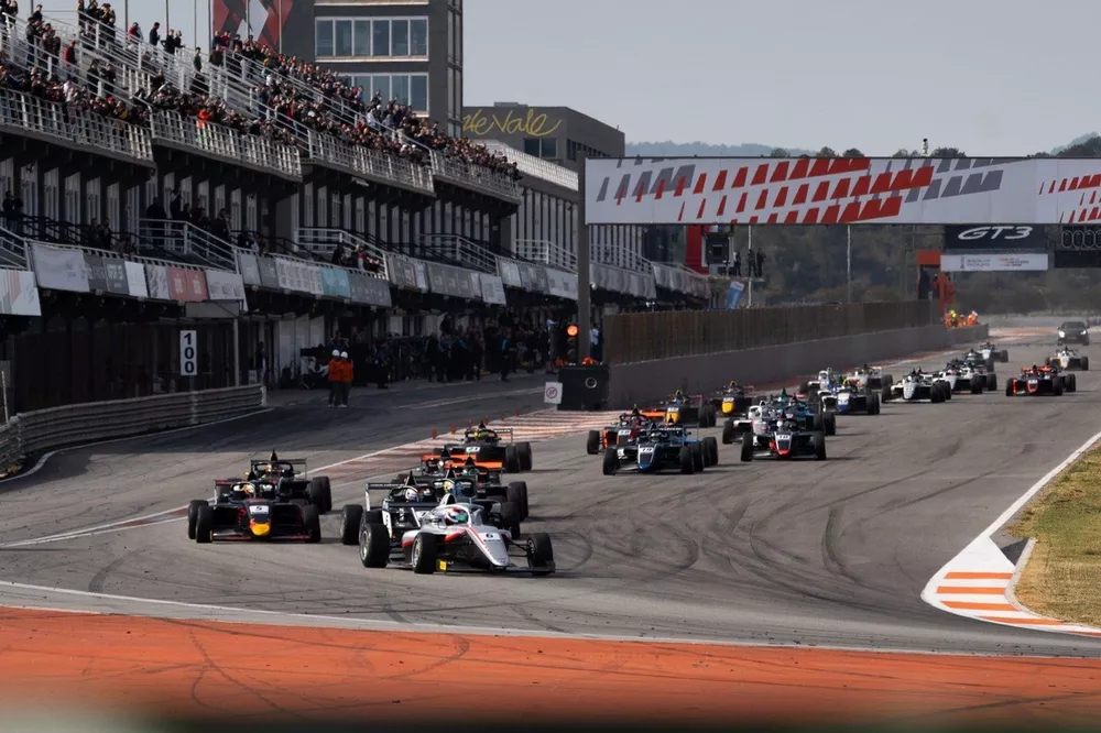 Formula Winter Series track action