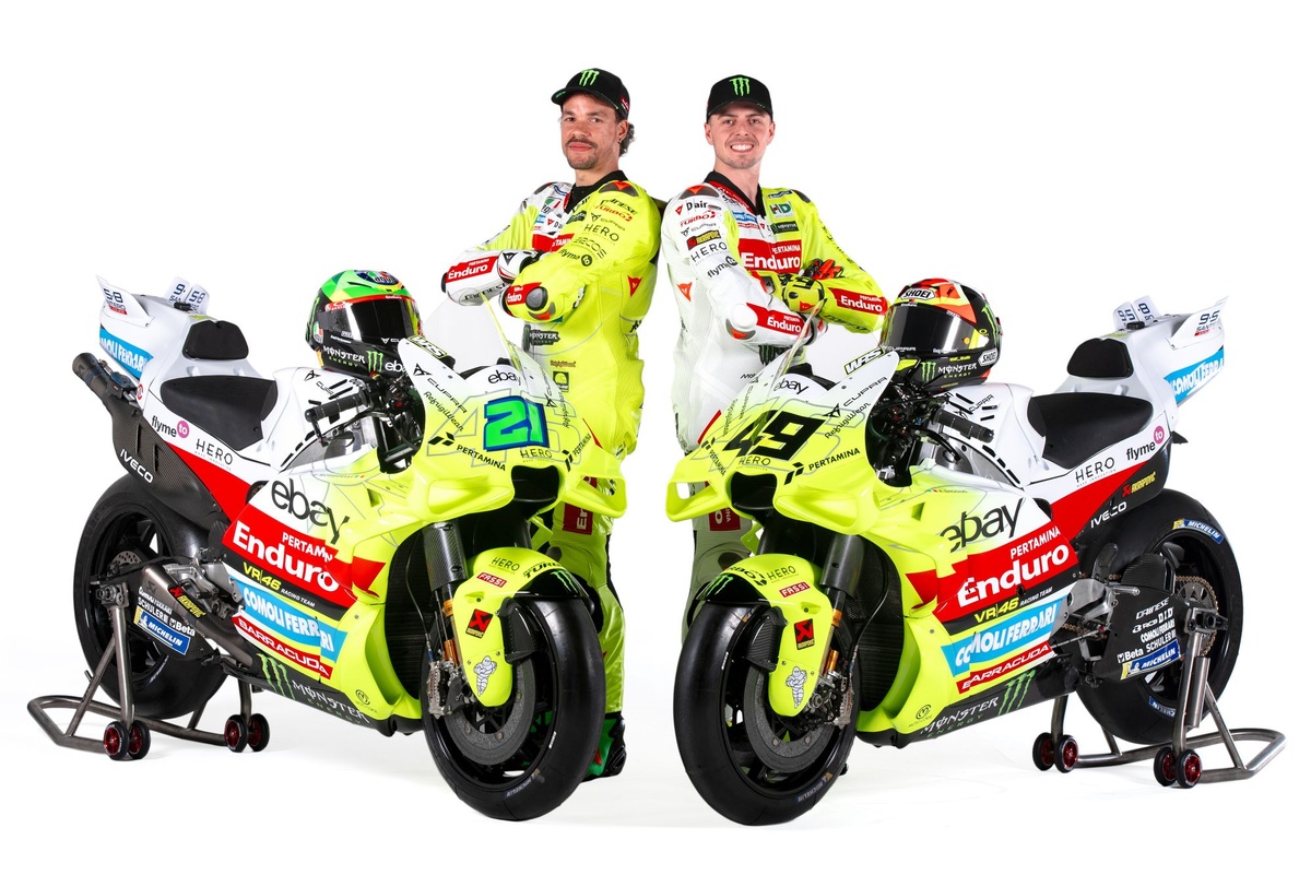 VR46、モルビデリ加入の2025年新カラーリング発表。ロッシの「46」が