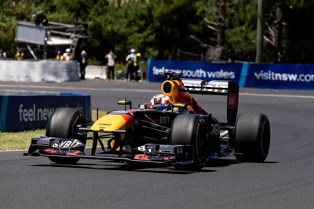 Liam Lawson, Red Bull RB7 