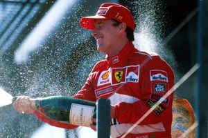 El día que Eddie Irvine sorprendió y se convirtió en ganador con Ferrari en la F1