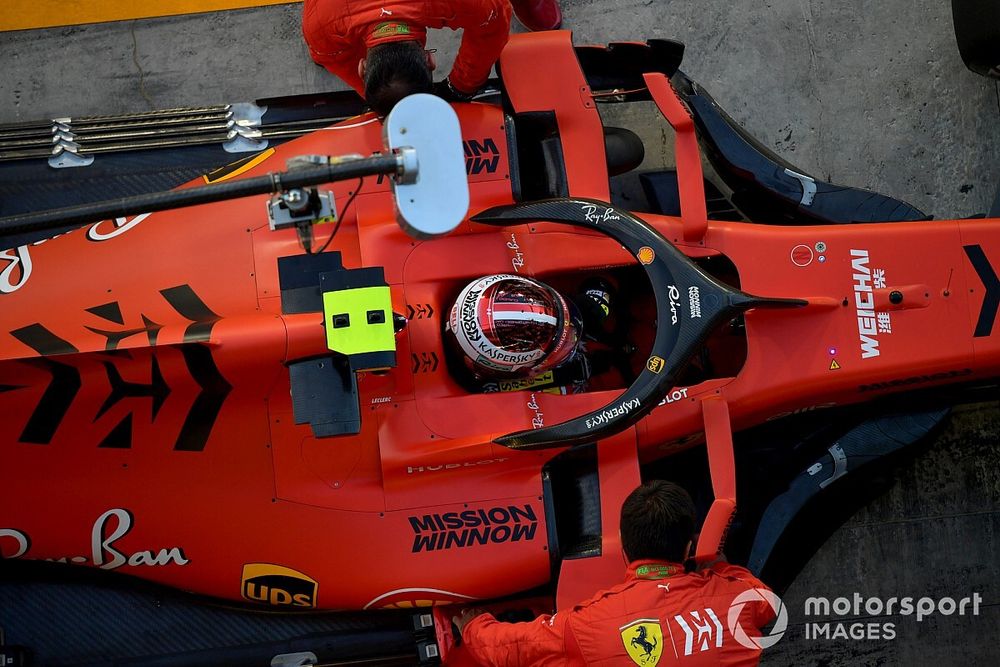 Charles Leclerc, Ferrari SF90, ai box