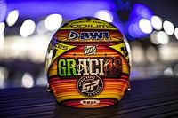 El casco especial de Pérez que huele a despedida de la F1