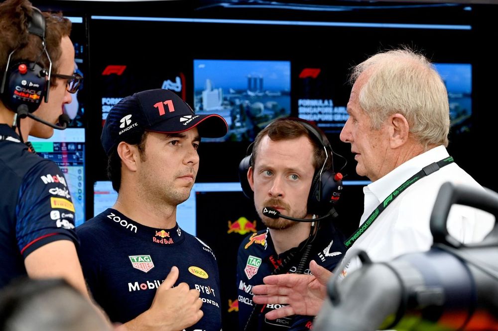 Sergio Perez, Red Bull Racing, with Helmut Marko, Consultant, Red Bull Racing