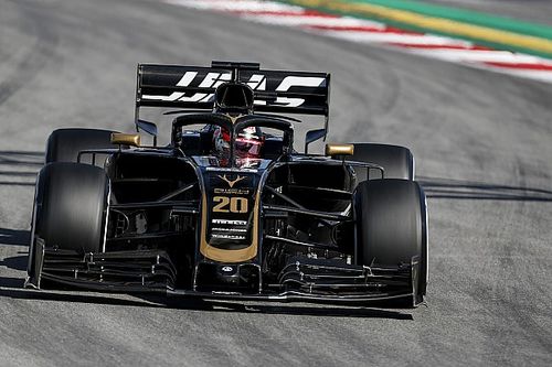 Magnussen lidera manhã de testes da F1 em Barcelona