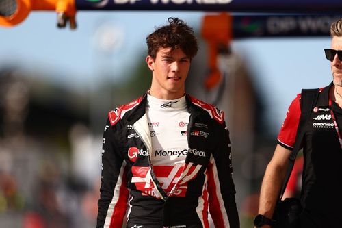 F1: Bearman fica próximo de suspensão de corrida após batida com Sainz em Monza; entenda