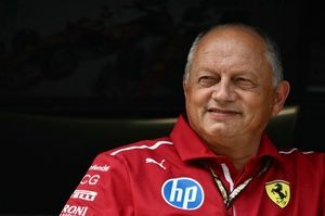 F1: Ferrari "renovou a confiança" em Vasseur, diz jornal espanhol