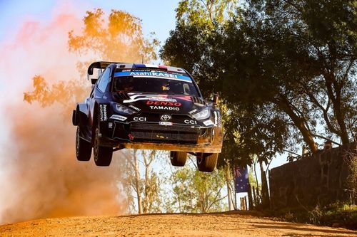 WRC Paraguay: Ogier lidera por delante de Fourmaux tras pinchazo de Rovanpera