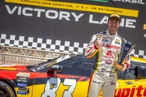 NASCAR Brasil: Casagrande celebra vitória em Curvelo, mas já pensa na prova de domingo