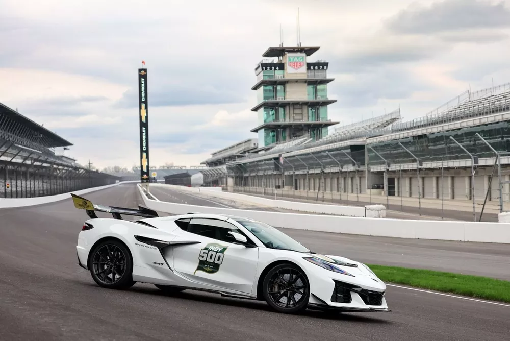 _16C-OWENS-Pace-Car-25-4061