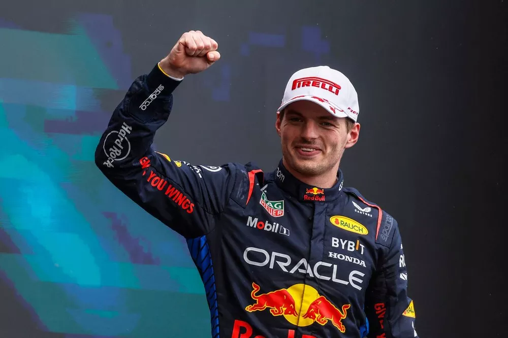 Max Verstappen, Red Bull Racing, vainqueur, sur le podium