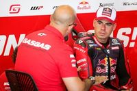 Augusto Fern&aacute;ndez: "Mi futuro est&aacute; en el paddock de SBK, no voy a bajar a Moto2"