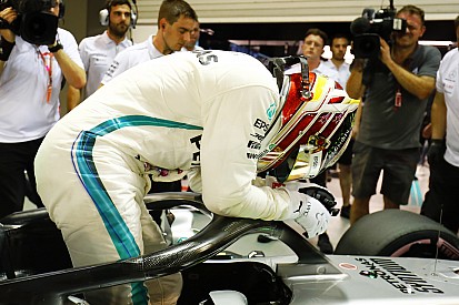 A Mercedes "rózsaszín ködben": Hamilton kételkedett a pole-ban