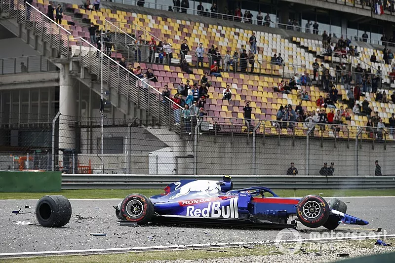 Aftermath of Alexander Albon, Toro Rosso STR14 crash