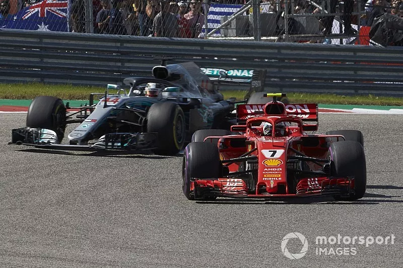 Kimi Raikkonen, Ferrari SF71H, Lewis Hamilton, Mercedes AMG F1 W09 EQ Power+