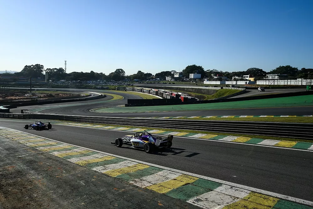 F4 Brasil em Interlagos