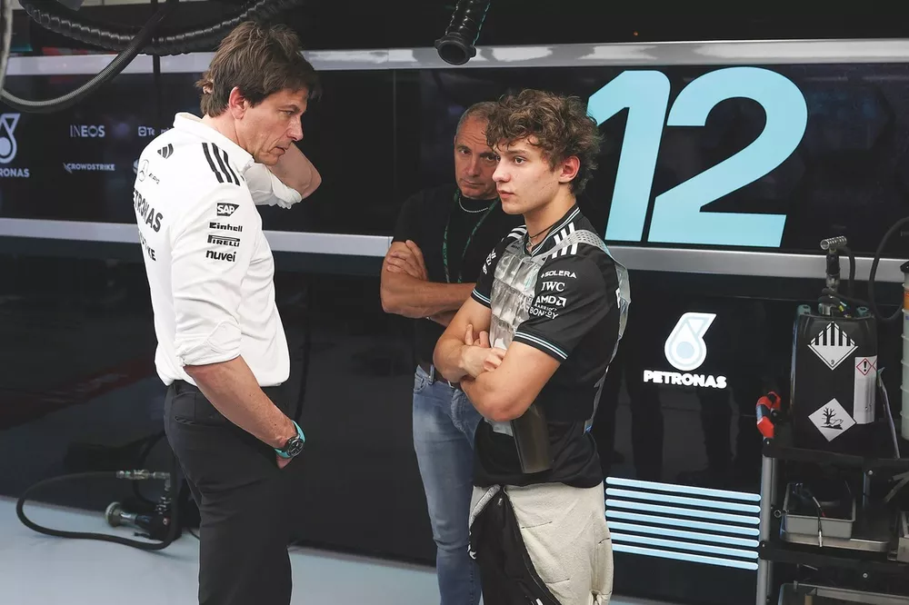 Toto Wolff, Executive Director of Mercedes, Andrea Kimi Antonelli, Mercedes 