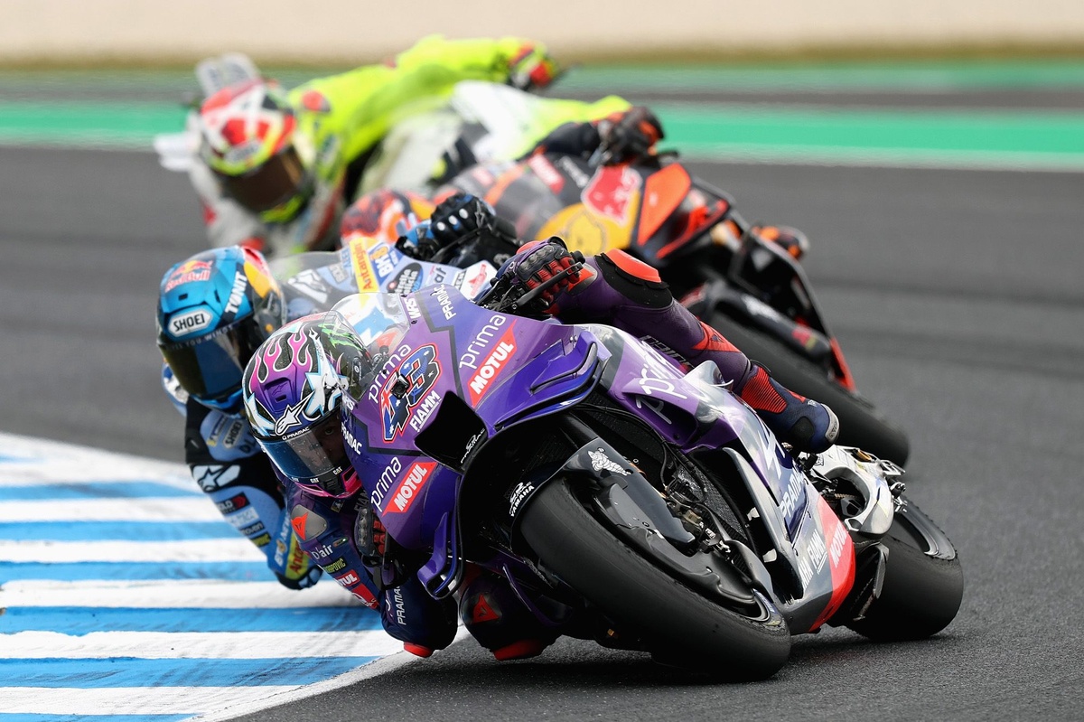 Jack Miller “let everybody down” after crashing out of home MotoGP race