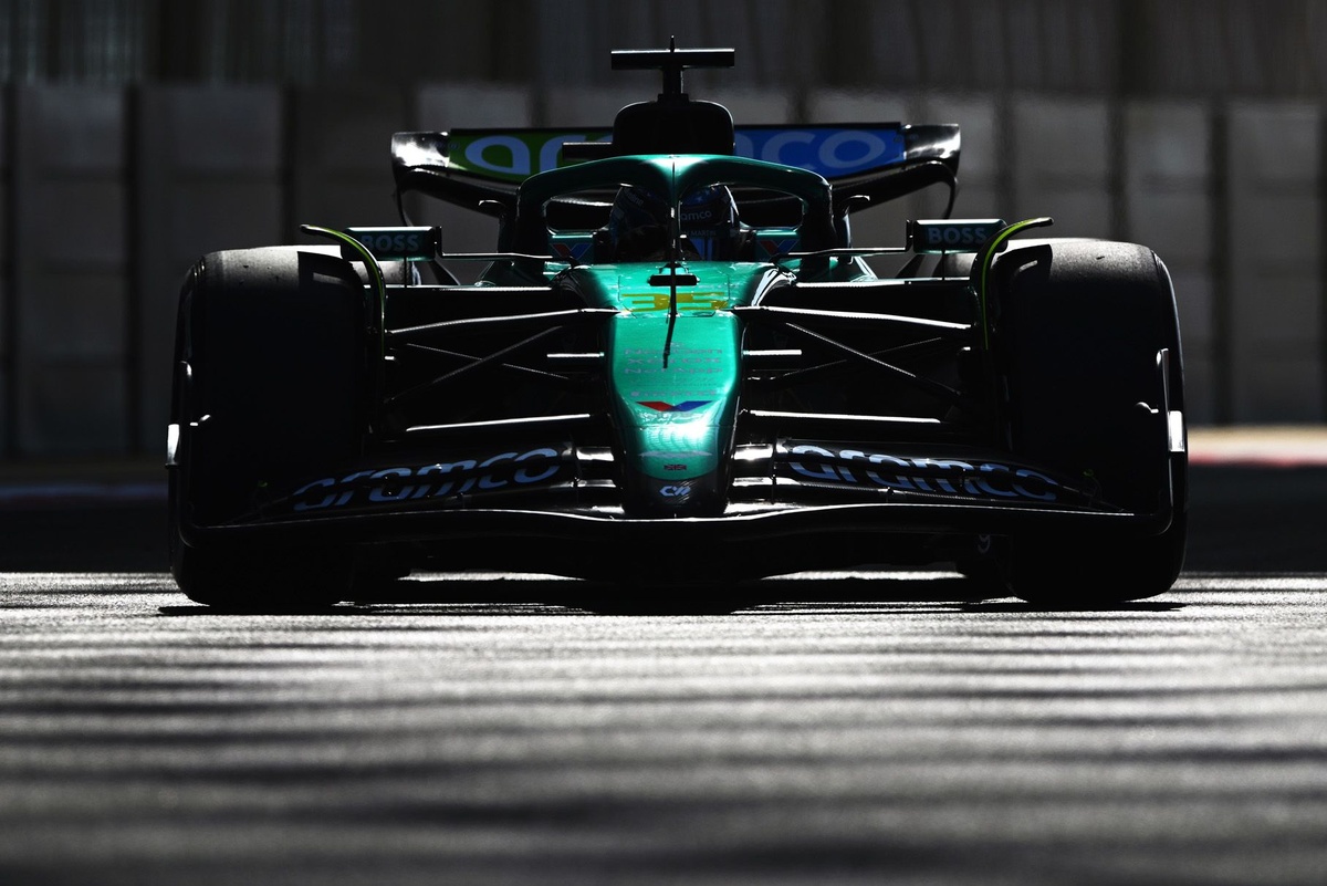 Jak Crawford tops Abu Dhabi F1 test, Mercedes quickest of mule cars
