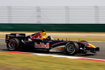 Galeri: Red Bull'un 2005'ten bu yana F1'de yarıştığı tüm araçlar