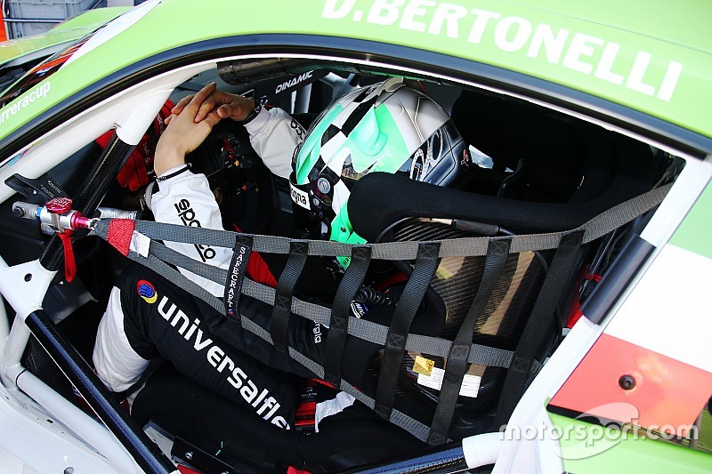 Carrera Cup Italia, Vallelunga: Bertonelli sul podio di gara 2 dopo la penalty a Berton