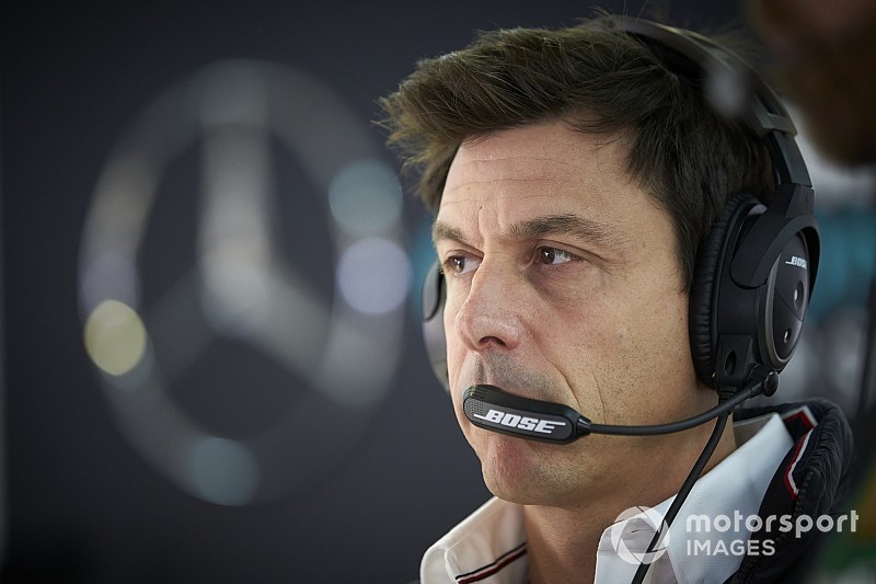 Mercedes, Suzuka'da farklı bir takım emri planı uygulayacak
