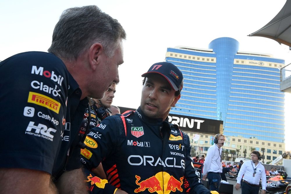 Christian Horner, director, Red Bull Racing, Sergio Pérez, Red Bull Racing, 1ª posición, en Parc Ferme tras la carrera Sprint.