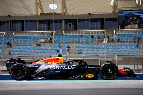 F1: Por que Verstappen mostrou o dedo no meio nos testes do Bahrein? E para quem?