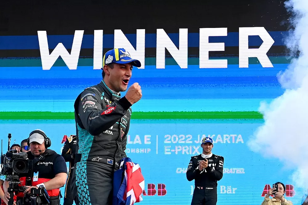 Podio: ganador Mitch Evans, Jaguar Racing