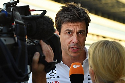 Wolff, Hamilton'un pit stop'unun gecikmesinde suçu üstlendi