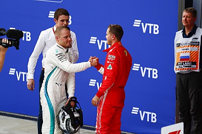 Феттель виправдав командний наказ Mercedes та сподівається на схід Хемілтона