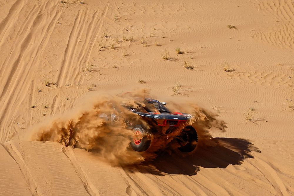 #202 Team Audi Sport Audi RS Q e-tron E2: Stephane Peterhansel, Edouard Boulanger