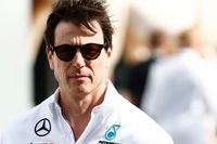Wolff, tras el doble abandono: "Quiero darme un golpe en la nariz"