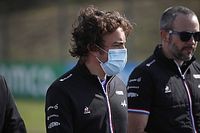 F1: Alonso insinua que comissários olham para nacionalidade de pilotos antes de decisões