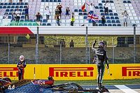 Hamilton le gana la pole a Bottas en el GP de la Toscana