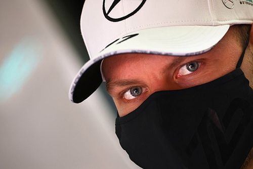 Bottas: Russell has "quite a theory" over Imola F1 defending after crash 