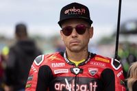 WSBK Magny Cours: Bautista sufre una dura ca&iacute;da y acaba en el centro m&eacute;dico