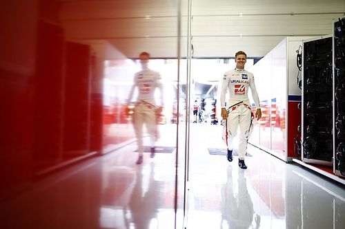Schumacher: F1 parc ferme inspection habit an "open book" to learn