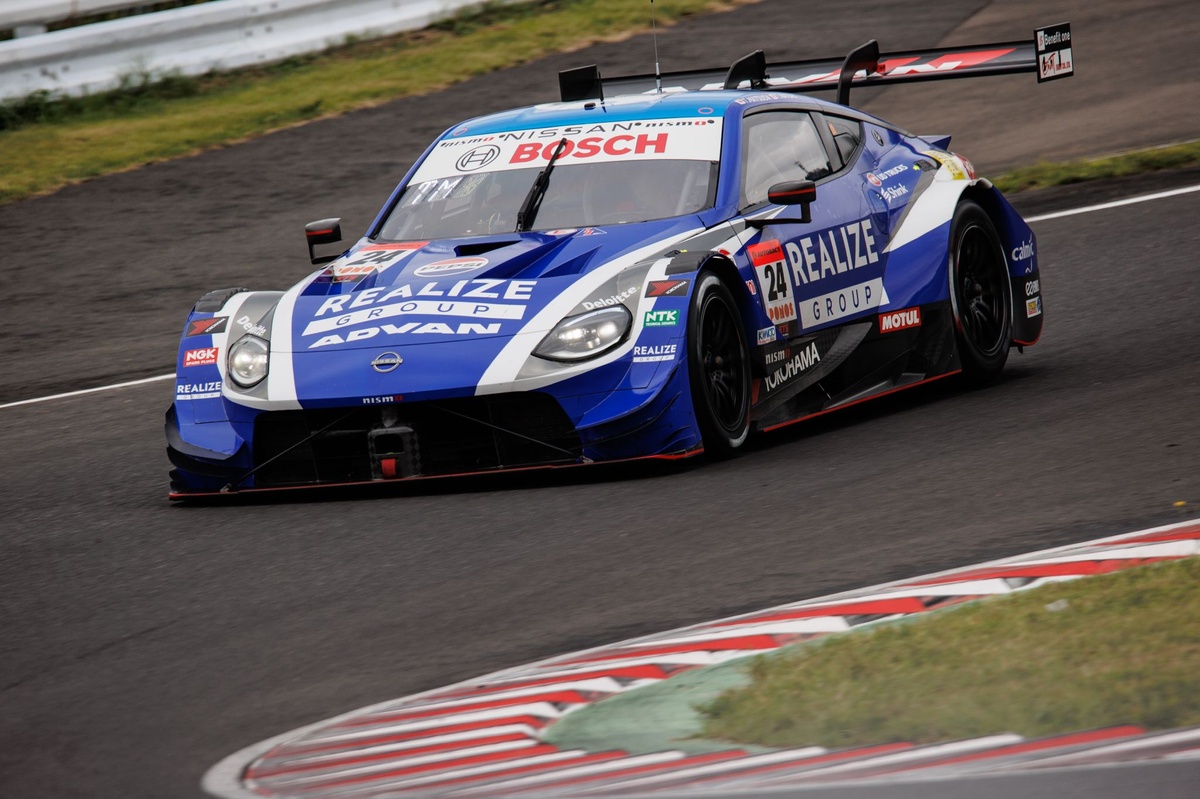 KONDO RACINGのリアライズZ、最終ラップの大逆転で優勝！｜スーパーGT