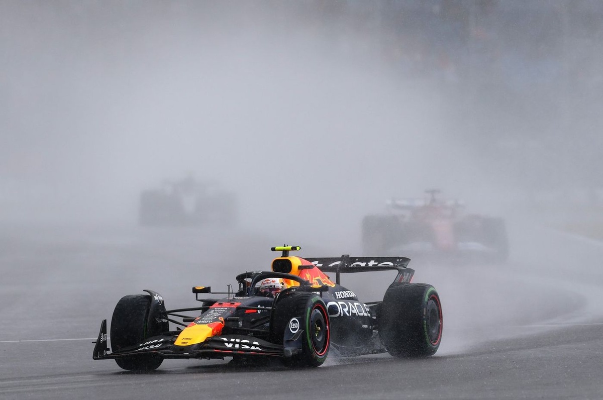 Video: Race Rulers, Rain & Ruin