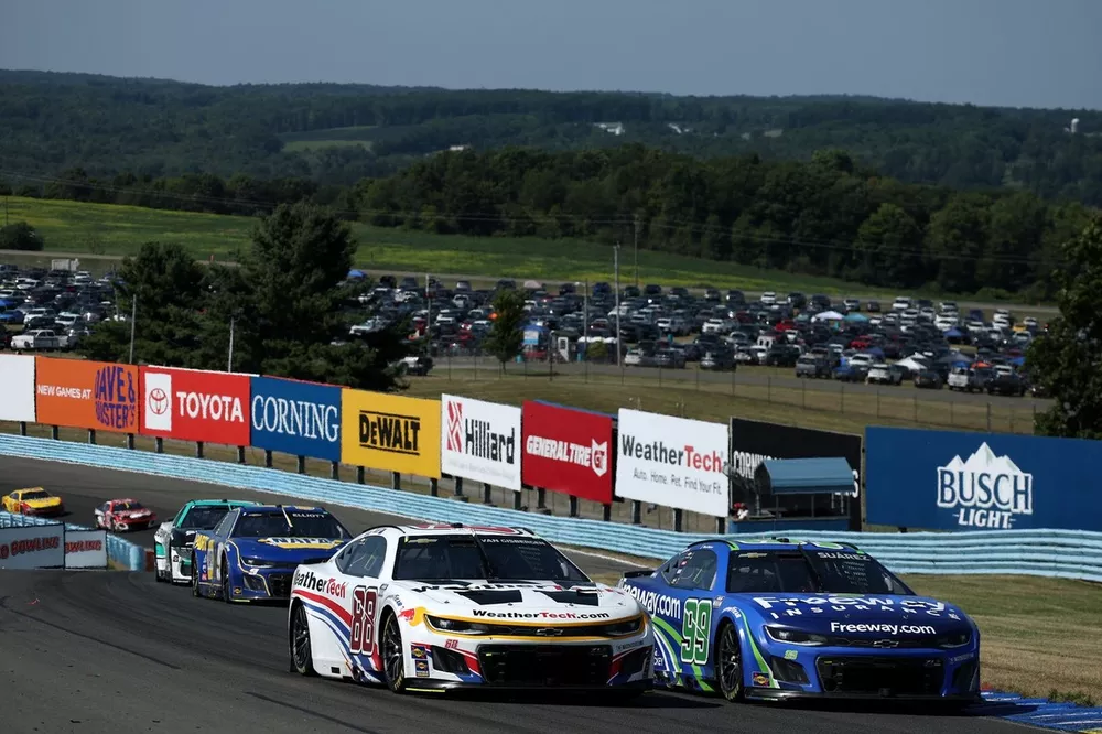 Shane van Gisbergen, Trackhouse Racing Chevrolet, Daniel Suarez, Trackhouse Chevrolet