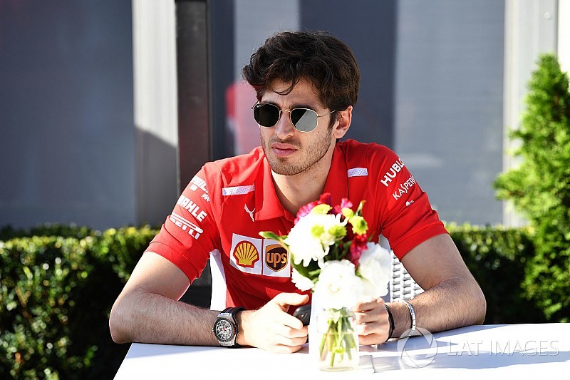 Kvyat ve Giovinazzi, Ferrari ile lastik testine başlıyor