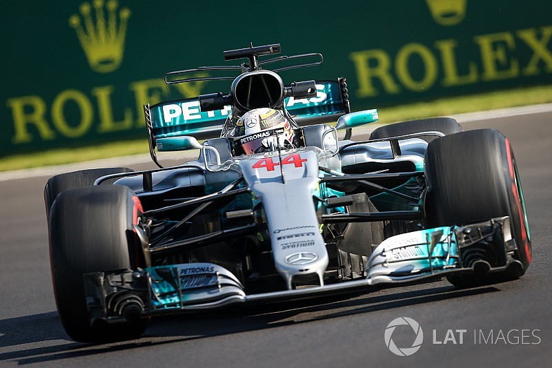 Hamilton, Mercedes'in yarış temposundan memnun