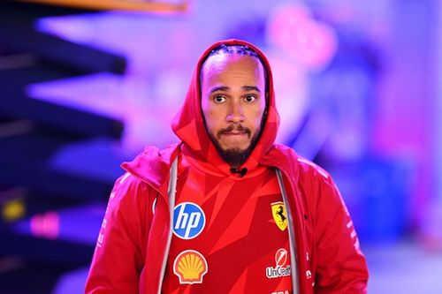 Hamilton sigue disfrutando en Ferrari pese a todo: "Aún me pellizco"