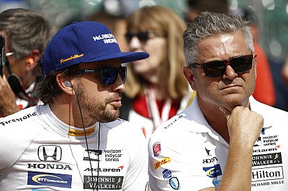 A McLaren újabb szakemberrel bővül: tanácsok az F1-ben és az IndyCarban