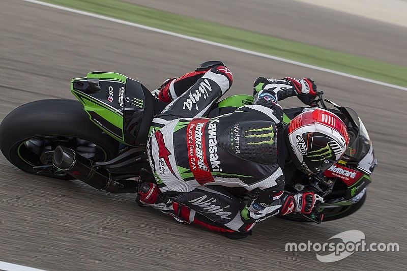 Les pilotes Kawasaki liment le bitume en essais privés