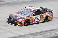 Erik Jones manda en la primera práctica del sábado en Bristol