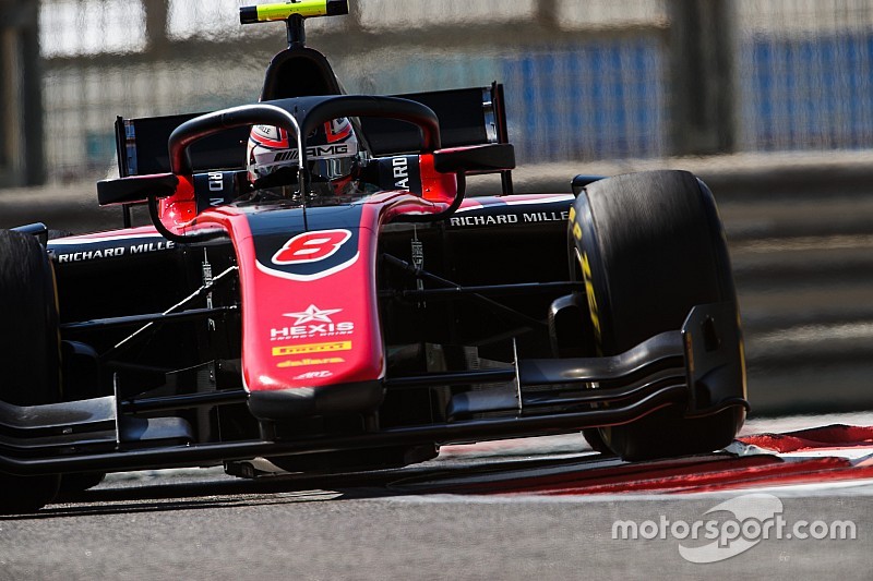 Pole em Abu Dhabi aproxima Russel do título da F2