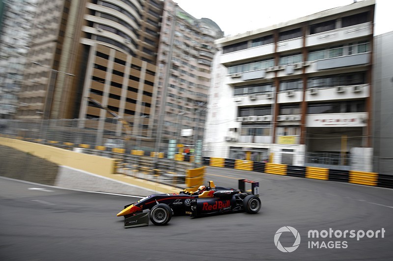 Macau GP: Ticktum on provisional pole