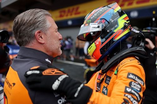 Zak Brown sobre el récord de puntos de Piastri: "Es una máquina"