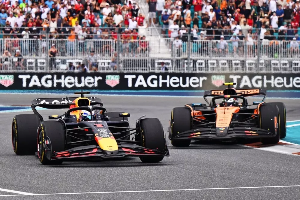 Lando Norris, McLaren, Max Verstappen, Red Bull Racing
